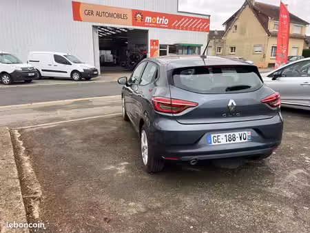 Renault Clio V6 3.0 TCe 90