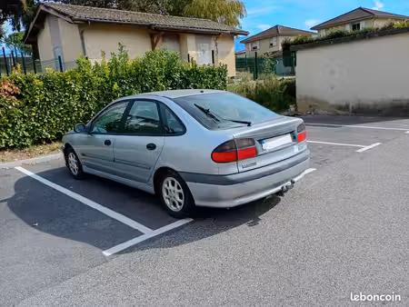 Renault Laguna 1.8 95