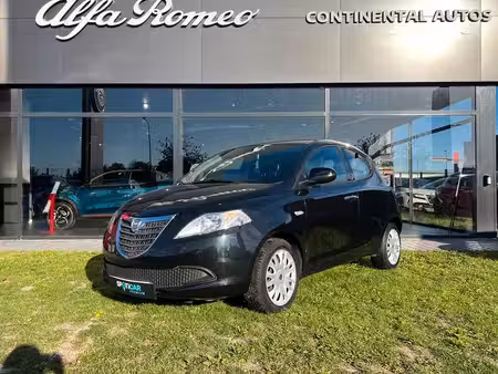 Lancia Ypsilon 1.2 69 Black & Red