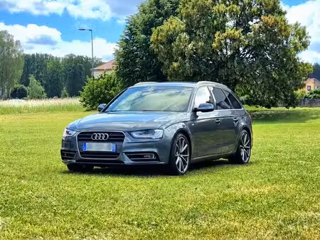Audi A4 2.0 TDI 143 S line