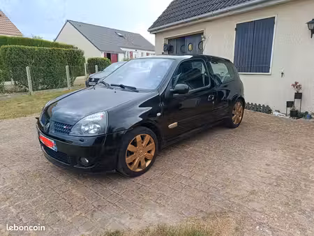 Renault Clio RS 2.0 182