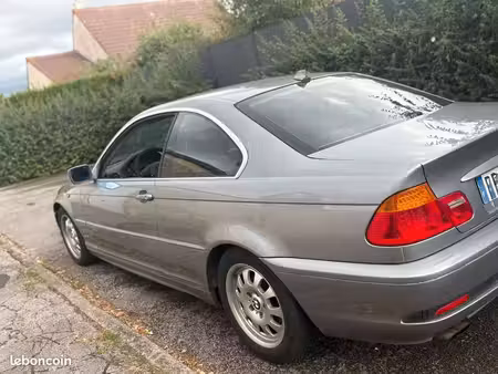 BMW Série 3 320i 2.2 170