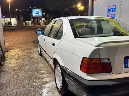 BMW Série 3 325i 2.5 192