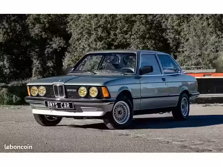 BMW Série 3 323i