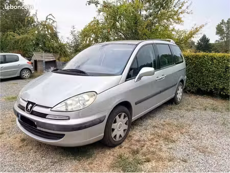Peugeot 807 2.0 136