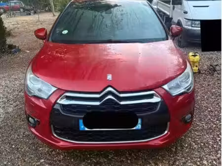 DS 4 
