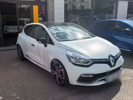 Renault Clio RS Trophy 1.6 T 220