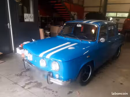 Renault R8 
