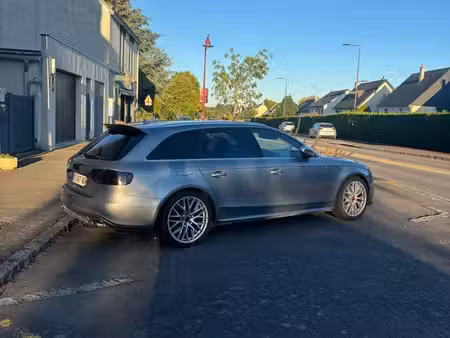 Audi A4 S4 V6 3.0 TFSI 333 quattro