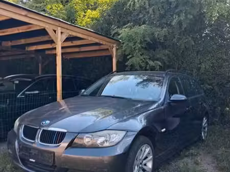BMW Série 3 318i 2.0 143
