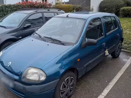 Renault Clio 75