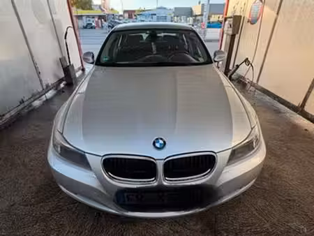 BMW Série 3 318d 2.0 143