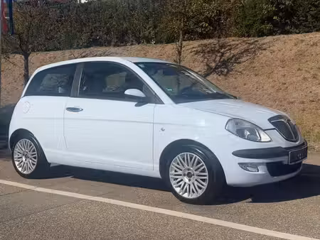 Lancia Ypsilon 1.2 80 Oro