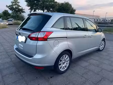 Ford Grand C-max 2.0 TDCi 140 SE