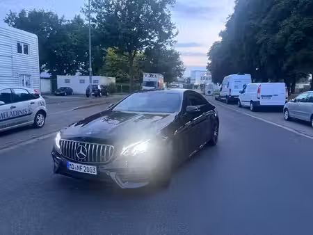 Mercedes-Benz Classe E E 200 2.0 184 AMG Line 4Matic