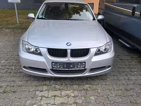BMW Série 3 318i 2.0 143