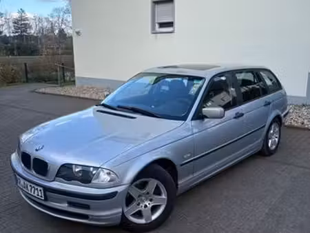 BMW Série 3 318i 1.9 118