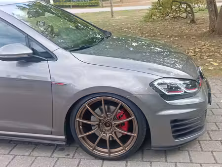 Volkswagen Golf GTI 2.0 TSI 220