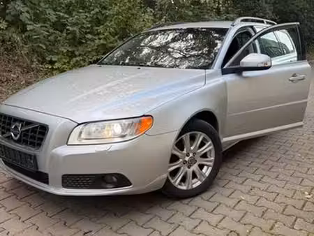 Volvo V70 D5 2.4 215