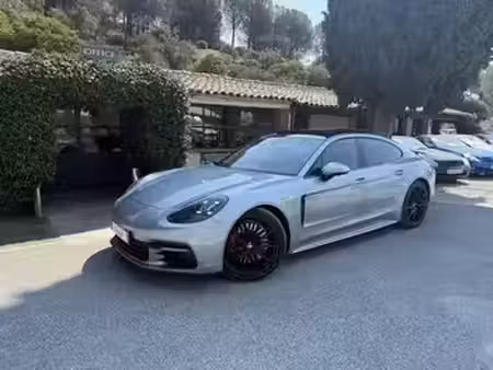 Porsche Panamera 4 330 4x4