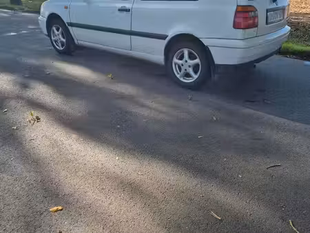 Volkswagen Golf 75