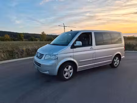 Volkswagen Transporter T5 2.5 TDI 174 United