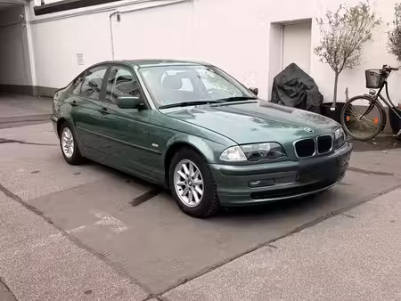 BMW Série 3 318i 1.9 118