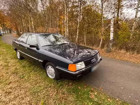 Audi 100 