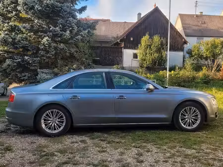 Audi A8 V8 4.2 TDI quattro