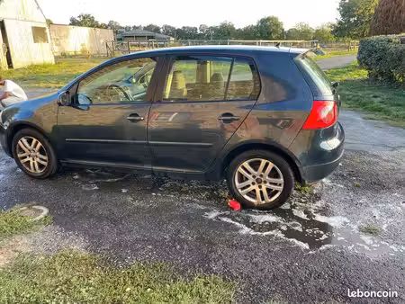 Volkswagen Golf 2.0 TDI 136
