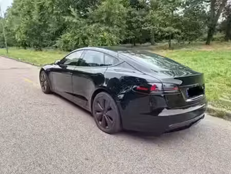 Tesla Model S 4x4
