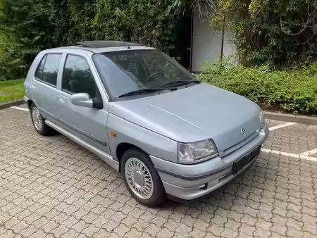 Renault Clio 1.8 90 Baccara