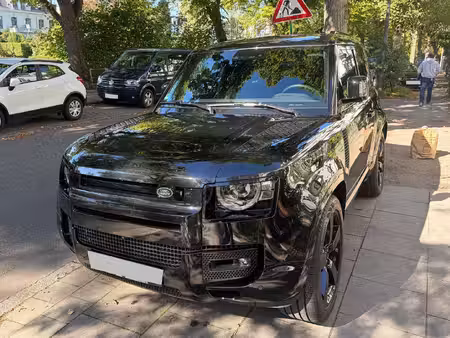 Land Rover Defender D300 3.0 300 X-Dynamic SE 4x4