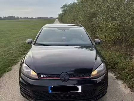 Volkswagen Golf GTI 2.0 TSI 220
