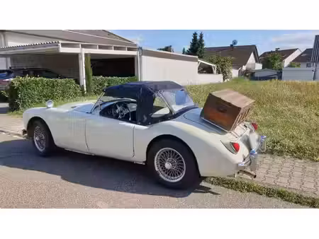 MG MGA 