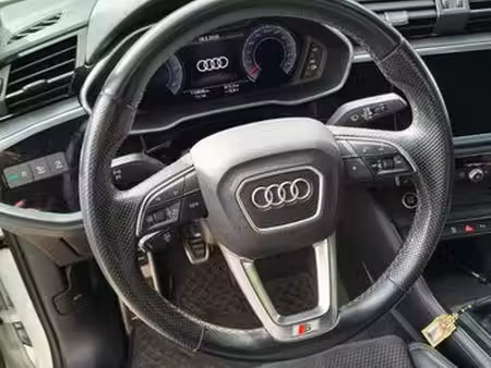 Audi Q3 35 TDI 2.0 TDI 150 S line