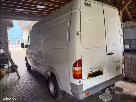 Mercedes-Benz Sprinter 2.9 122