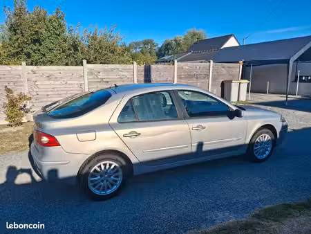 Renault Laguna 2.2 dCi 140