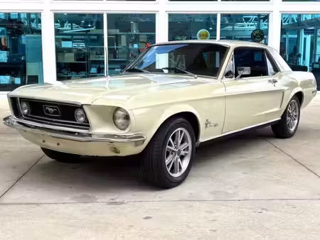 Ford Mustang Base