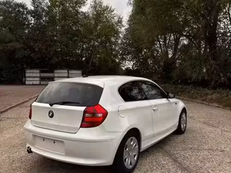 BMW Série 1 116i 1.6 122