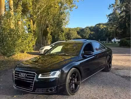 Audi A8 V8 4.0 TFSI 435 quattro