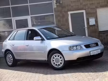 Audi A3 1.6 102 Attraction