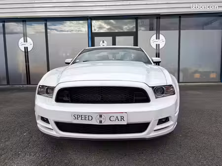 Ford Mustang Fastback V6 3.7