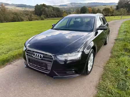 Audi A4 2.0 TDI 143 Attraction
