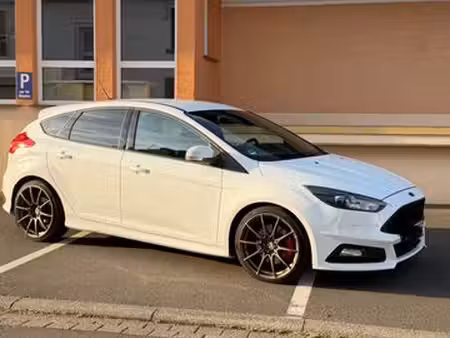 Ford Focus ST 2.0 EcoBoost 250