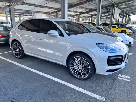 Porsche Cayenne V6 3.0 462 4x4