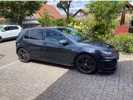 Volkswagen Golf GTI 2.0 TSI 220
