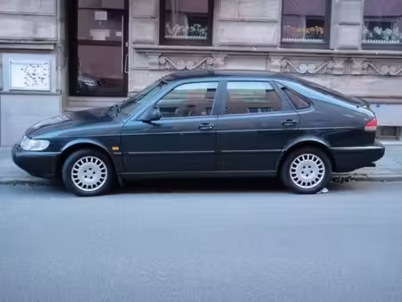 Saab 900