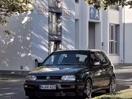 Volkswagen Golf GTI 2.0 115