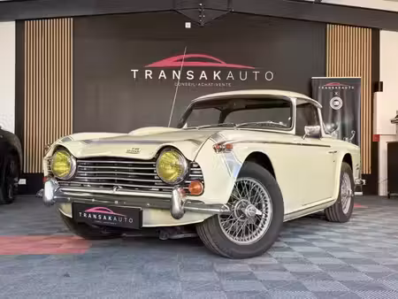 Triumph TR250 